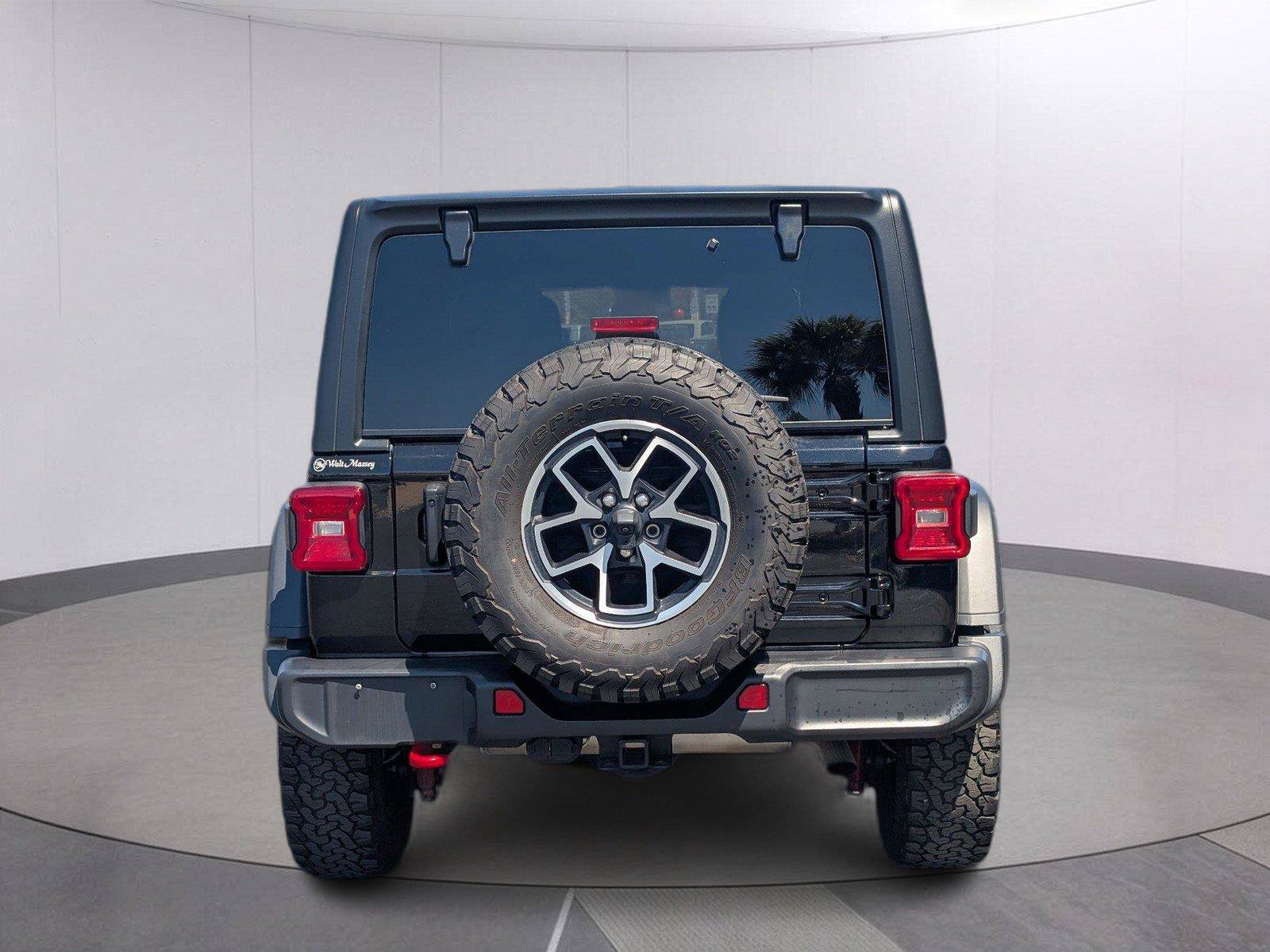 Used 2025 Jeep Wrangler Unlimited Rubicon AWD/4WD image 4