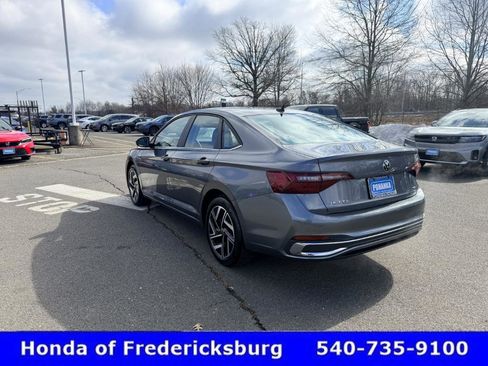 Used 2024 Volkswagen Jetta SEL image 4