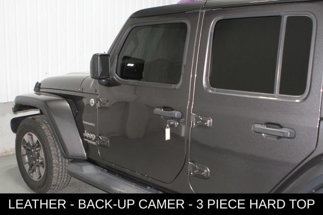 Used 2018 Jeep Wrangler Unlimited Sahara AWD/4WD image 28
