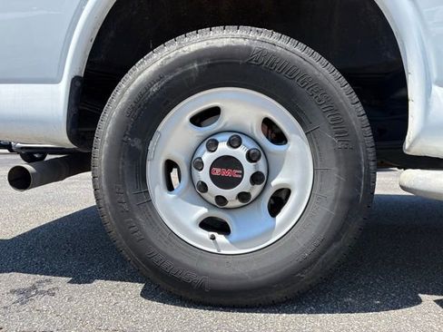Used 2024 GMC Savana 2500 w/ Driver Convenience Package RWD image 20