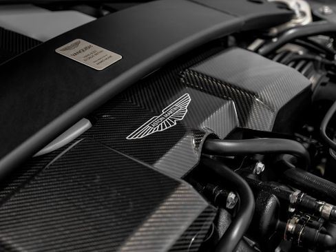 Used 2025 Aston Martin Vanquish V12 image 37