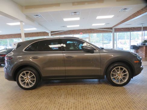 Used 2019 Porsche Cayenne image 57