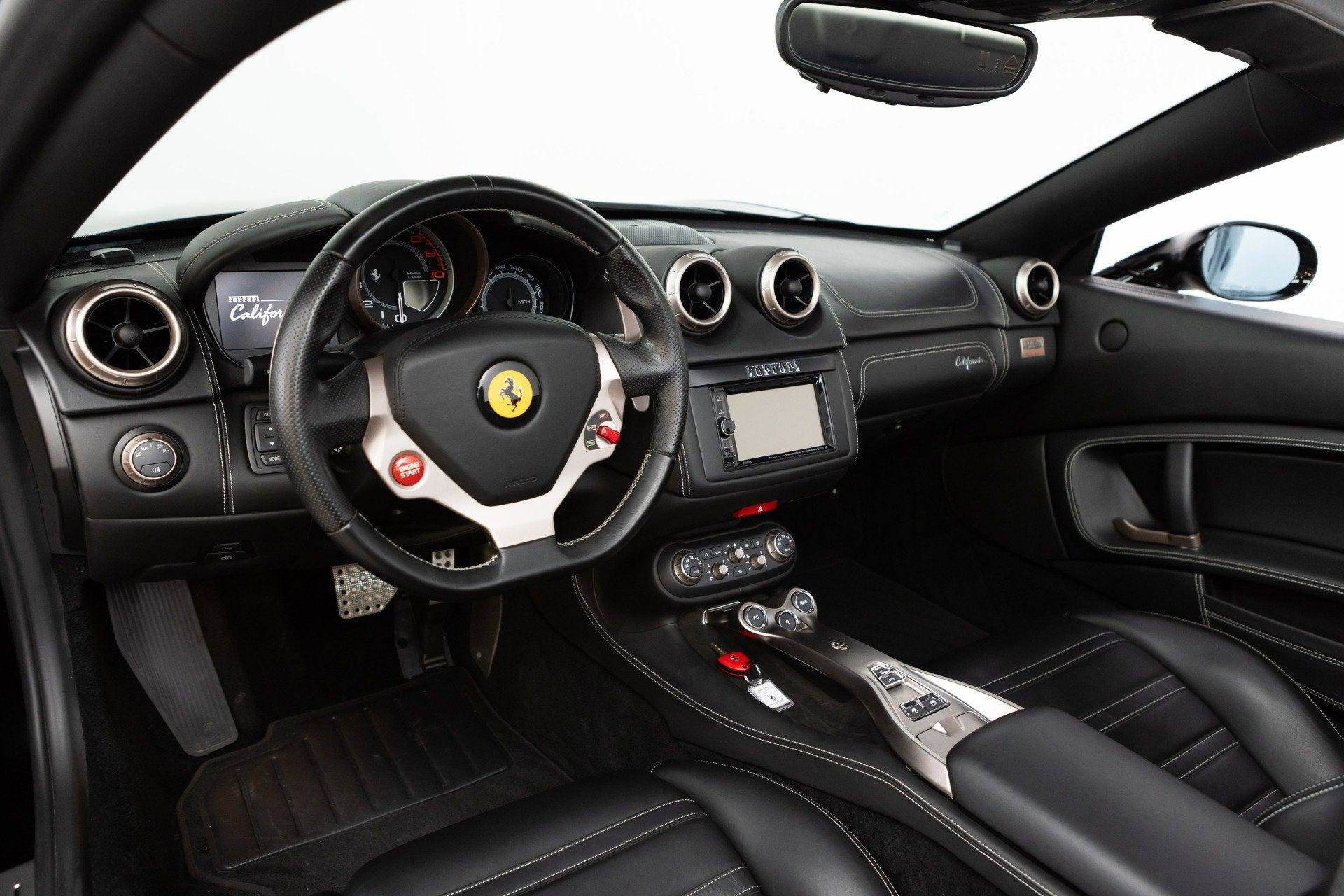 Used 2010 Ferrari California RWD image 2