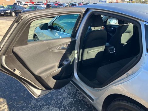 Used 2016 Chevrolet Malibu LT image 11