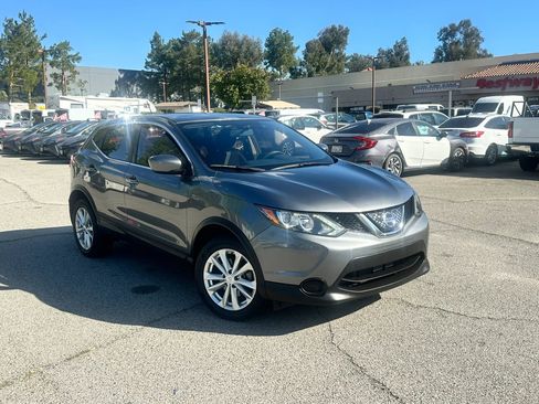 Used 2018 Nissan Rogue Sport S w/ S Appearance Package image 27