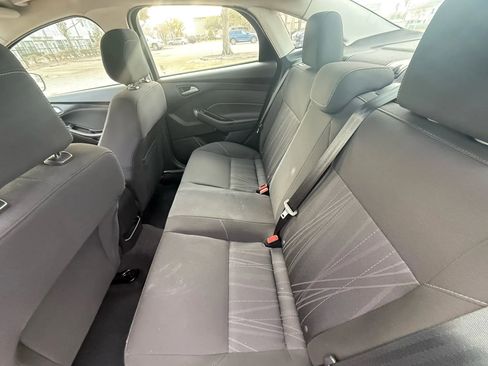 Used 2018 Ford Focus SE image 9