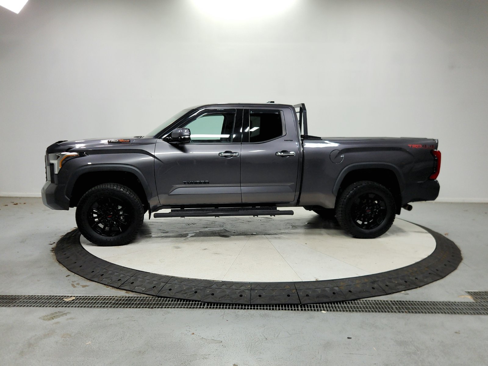 Used 2022 Toyota Tundra Limited w/ TRD Off-Road Package AWD/4WD image 5