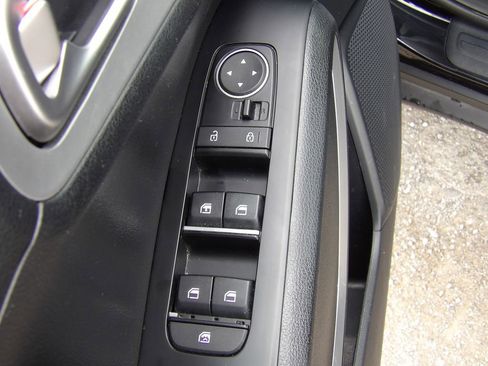 Used 2024 Kia Soul LX w/ Option Group 015 FWD image 11