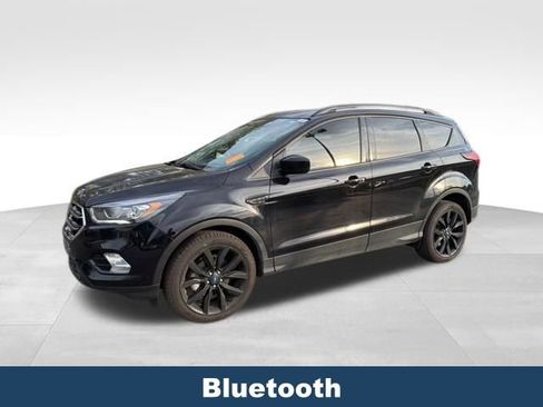 Used 2019 Ford Escape SE image 3