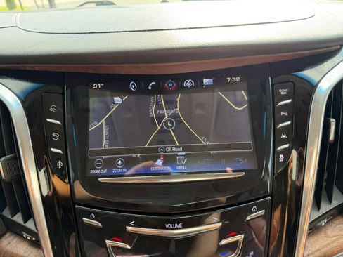 Used 2016 Cadillac Escalade ESV Luxury AWD/4WD image 22
