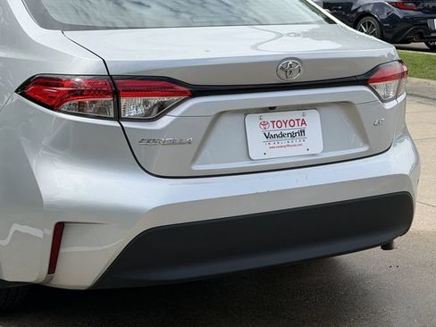 Used 2025 Toyota Corolla LE FWD image 6