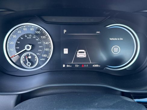 Used 2025 Genesis G70 2.5T w/ Sport Prestige Package image 9