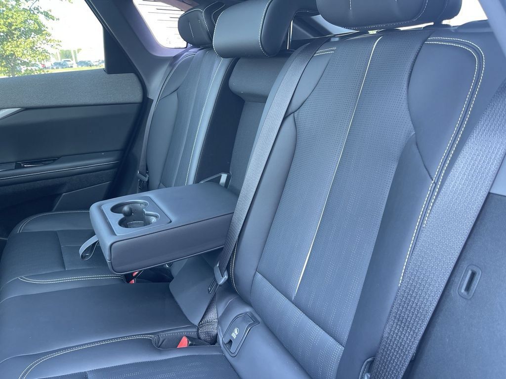 Used 2025 Cadillac Optiq Luxury 2 w/ LPO, Floor Liner Package AWD/4WD image 26