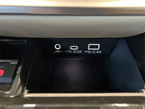 Used 2025 Subaru Outback Premium image 18