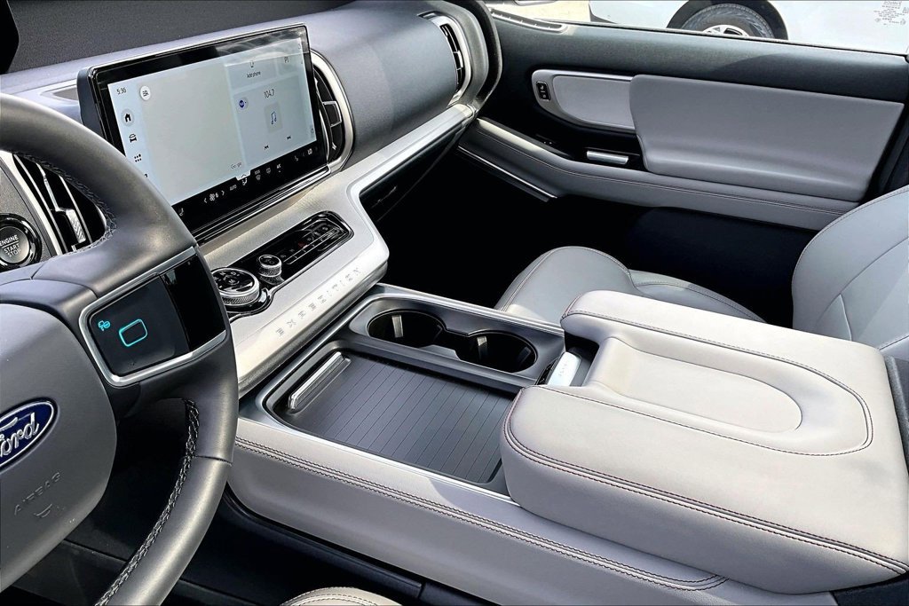 Certified 2025 Ford Expedition Active AWD/4WD image 16