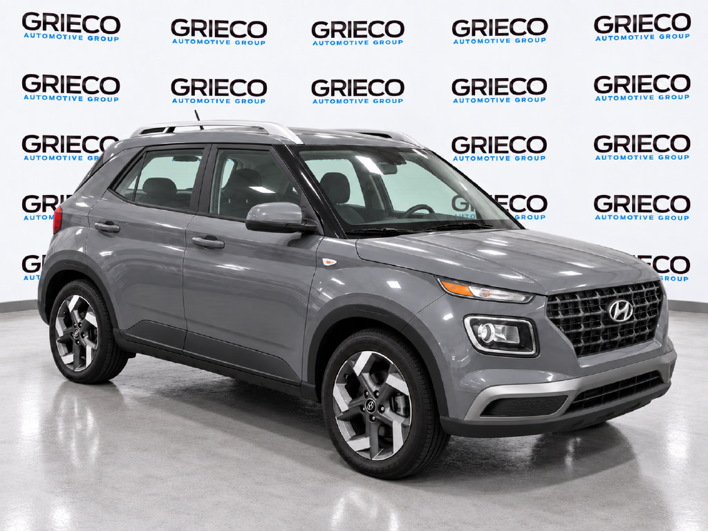 Used 2023 Hyundai Venue SEL w/ Cargo Package FWD image 4