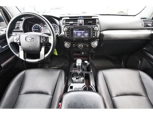 Used 2018 Toyota 4Runner TRD Off-Road Premium AWD/4WD image 10