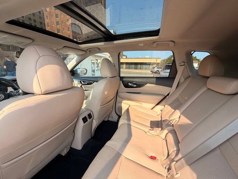 Used 2020 Nissan Rogue SL w/ Premium Package FWD image 16