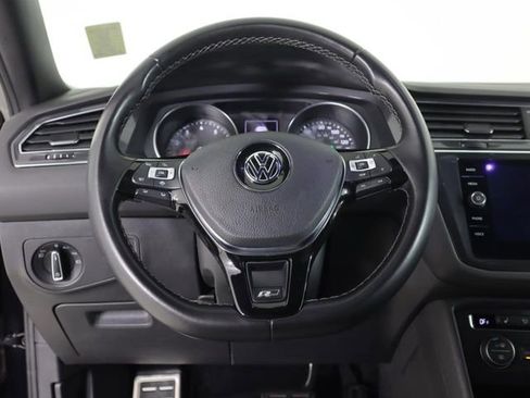 Used 2020 Volkswagen Tiguan SE R-Line image 20