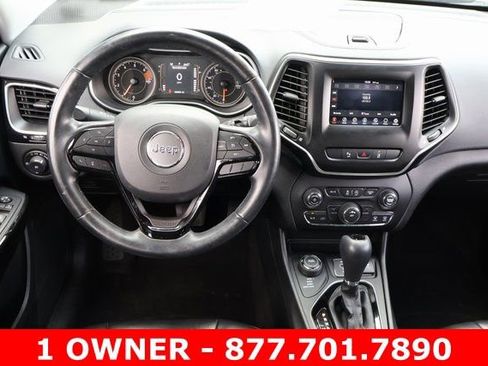 Used 2021 Jeep Cherokee Latitude Plus image 14