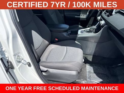 Used 2025 Toyota RAV4 XLE AWD/4WD image 9