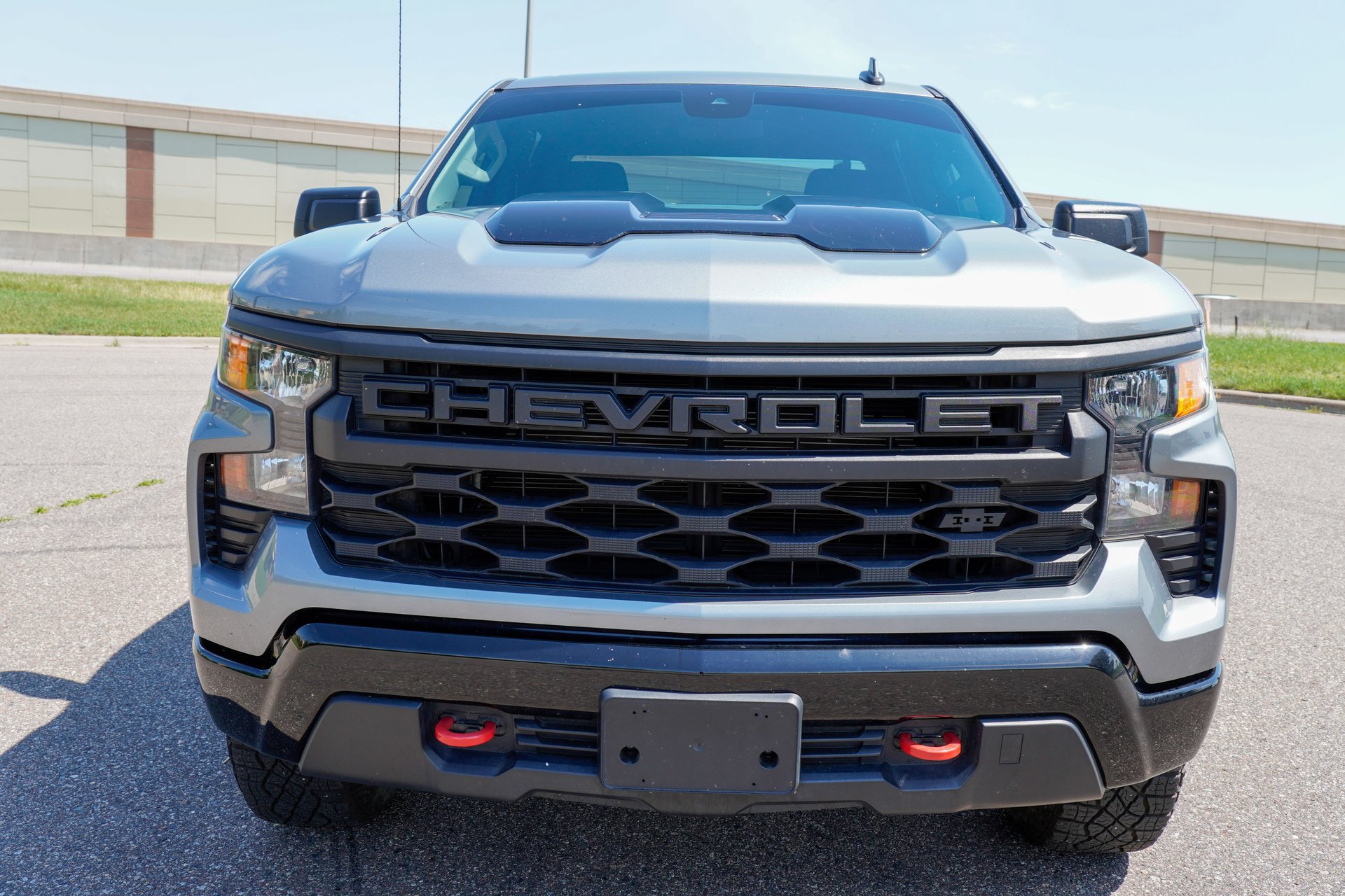 Used 2024 Chevrolet Silverado 1500 Custom Trail Boss w/ LPO, Dark Essentials Package AWD/4WD image 8