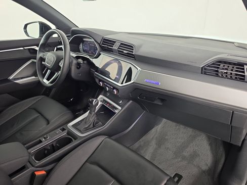 Certified 2025 Audi Q3 2.0T Premium Plus w/ Premium Plus Package AWD/4WD image 46