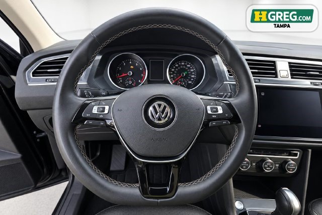 Used 2021 Volkswagen Tiguan SE w/ Panoramic Sunroof Package FWD image 13