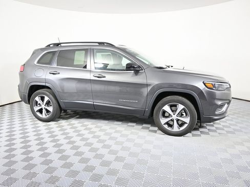 Used 2022 Jeep Cherokee Limited image 8