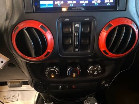 Used 2015 Jeep Wrangler Unlimited Sport w/ Quick Order Package 24S AWD/4WD image 17