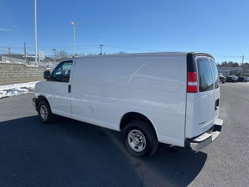 Used 2024 Chevrolet Express 2500 w/ Driver Convenience Package image 7