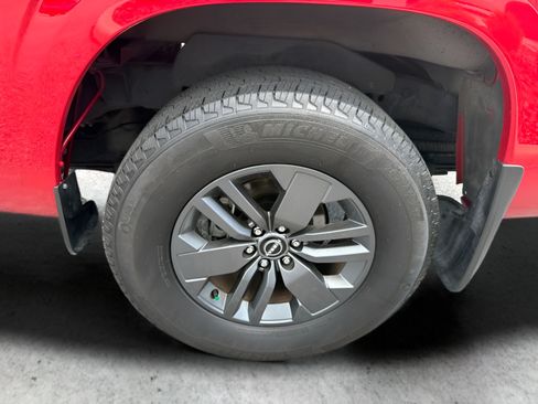 Certified 2025 Nissan Frontier SV RWD image 38