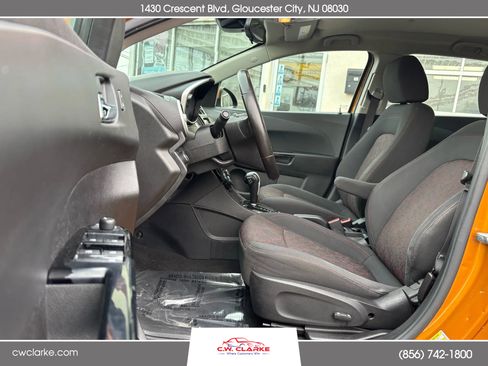 Used 2017 Chevrolet Sonic LT w/ Convenience Package image 12