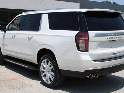 Used 2022 Chevrolet Suburban High Country AWD/4WD image 4