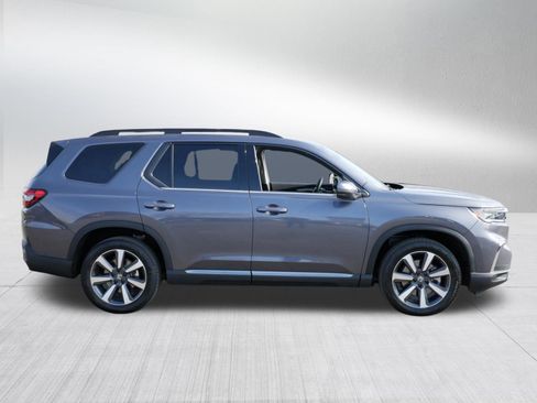 Certified 2025 Honda Pilot Touring image 8