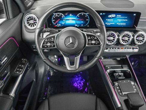 Certified 2023 Mercedes-Benz EQB 300 4MATIC image 11