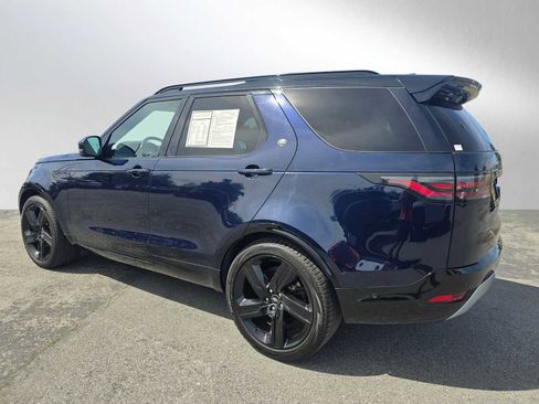 Used 2023 Land Rover Discovery Metropolitan Edition image 3