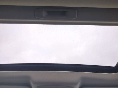 Used 2022 Nissan Armada SL w/ Captain's Chairs Package image 23