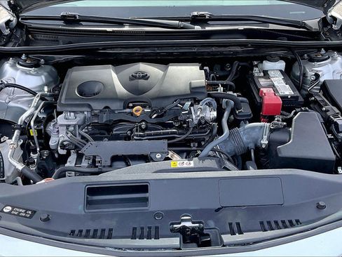 Used 2023 Toyota Camry SE image 9