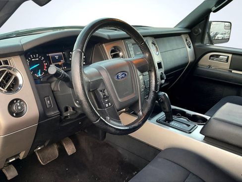 Used 2017 Ford Expedition XLT image 14