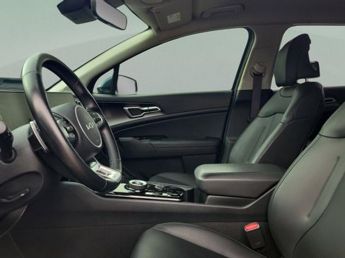 Used 2024 Kia Sportage EX image 10