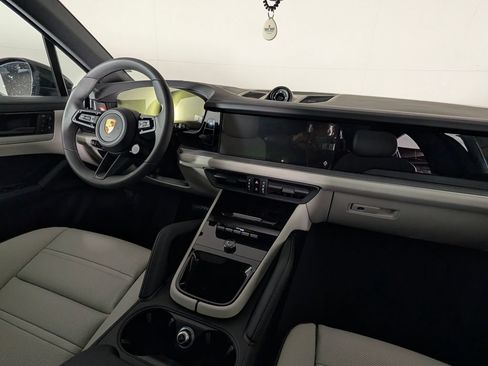 New 2026 Porsche Cayenne AWD/4WD image 22