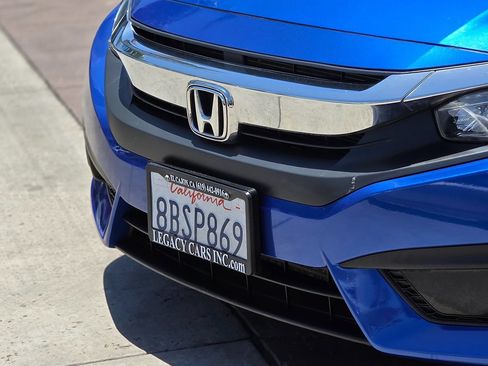 Used 2018 Honda Civic Touring image 7
