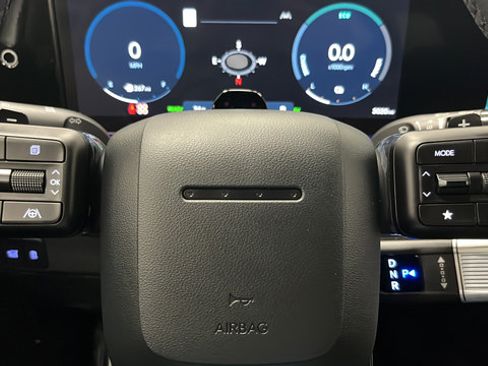 Used 2025 Hyundai Santa Fe Calligraphy AWD/4WD image 16