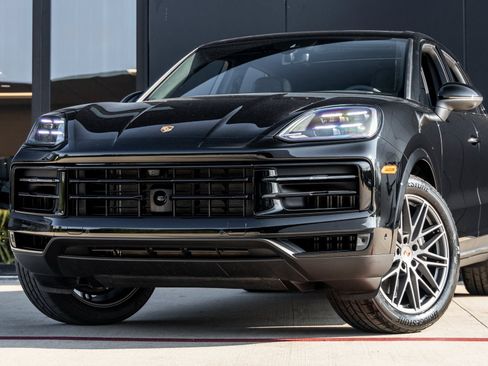 Certified 2025 Porsche Cayenne image 7