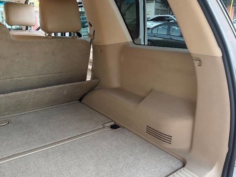 Used 2006 Ford Explorer Eddie Bauer image 23