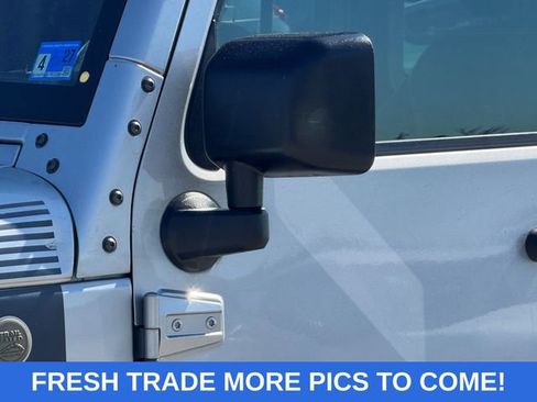 Used 2018 Jeep Wrangler Unlimited Sport AWD/4WD image 4