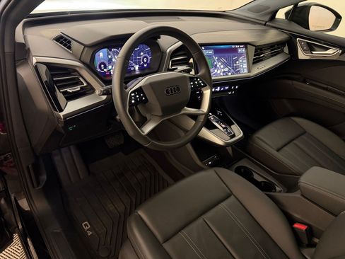 Used 2025 Audi Q4 e-tron Premium w/ Convenience Package RWD image 4