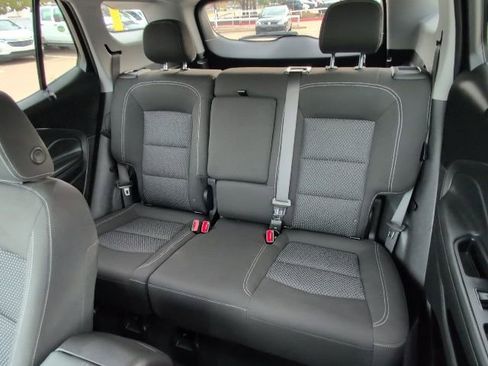 Used 2024 GMC Terrain SLE image 8