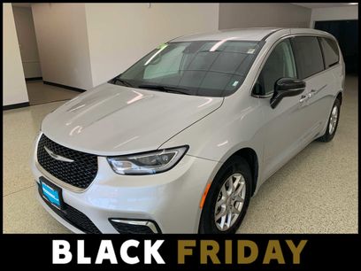 Used 2024 Chrysler Pacifica Touring-L